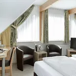 Ξενοδοχείο Wohngut 4*